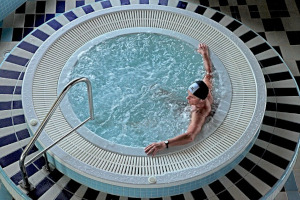Jakuzzi építés jó áron